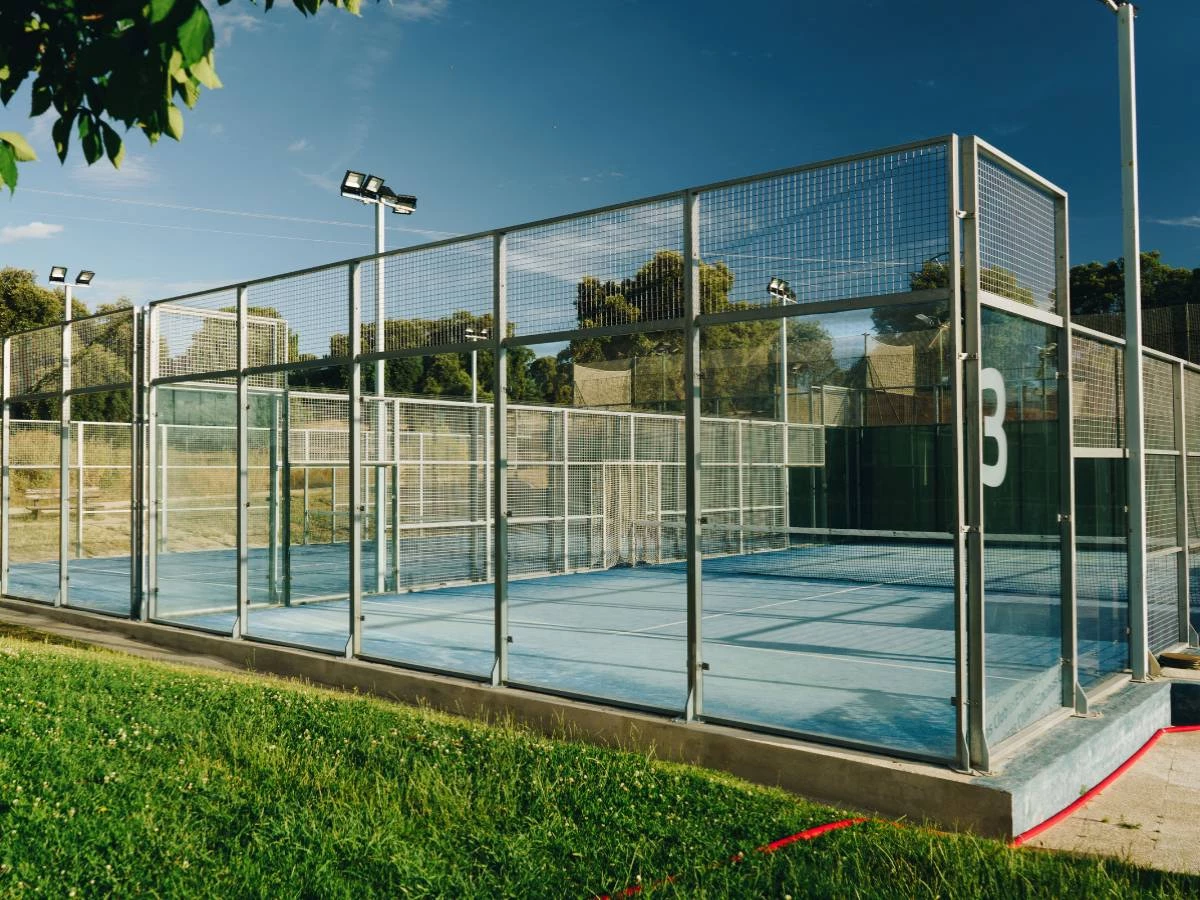 Pistas de Pádel y Tenis en Club Las Encinas 