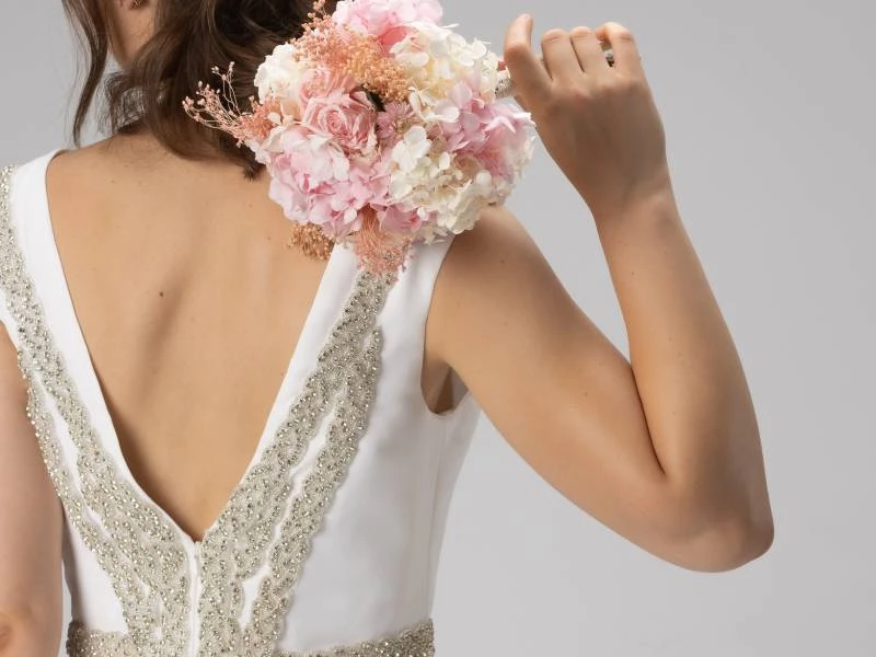 Complementos y ramos para novias en El Vestido de la Novia