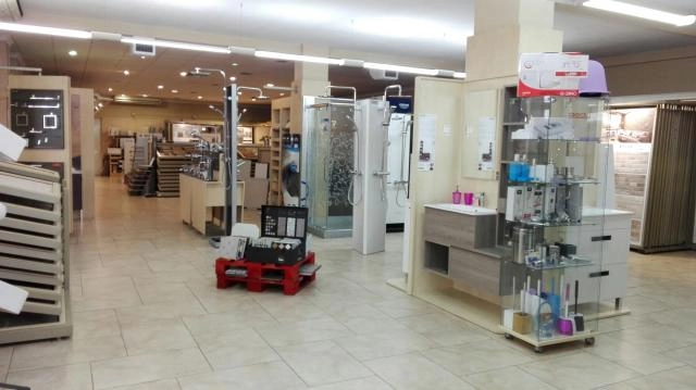Muebles de baño, mamparas y platos de duchas
