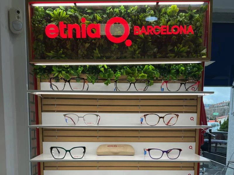 Gafas y lentes de contacto en Opticalia Las Rozas