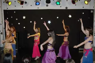 Los alumnos de los talleres de baile de Juventud cierran el trimestre con una exhibición
