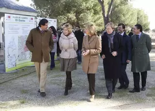 Aguirre y Fernández Rubio presentan el proyecto del futuro Club de Campo del Noroeste en El Garzo
