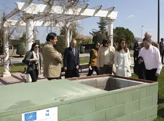 Fernández Rubio presenta la Guía para un uso eficiente del Agua en Las Rozas