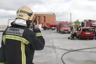 Fernández Rubio y Regina Plañiol visitan el Parque de Bomberos de Las Rozas