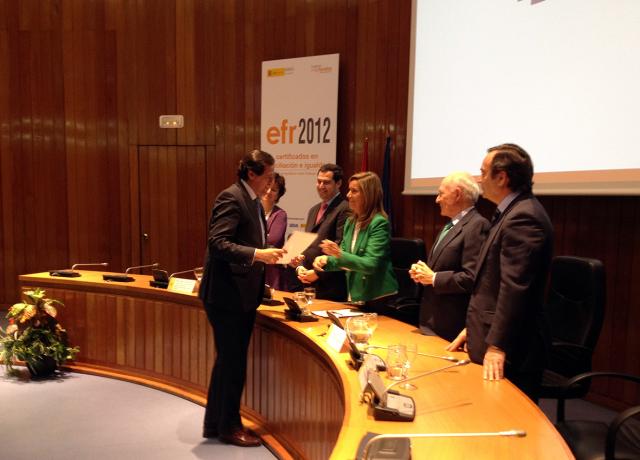 Fernández Rubio recoge de manos de Ana Mato el "Certificado efr municipio" concedido a Las Rozas