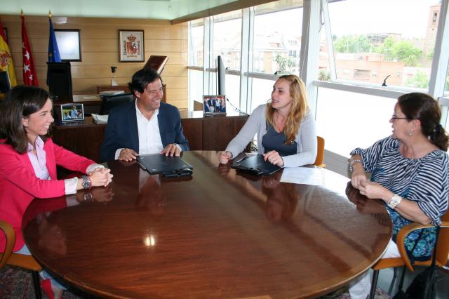 El Ayuntamiento subvenciona la Escuela de Verano para niños discapacitados en el Monte Abantos