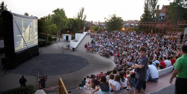 Las Noches de Verano se despiden con Los viajes de Gulliver y la música de Escuela de Calor