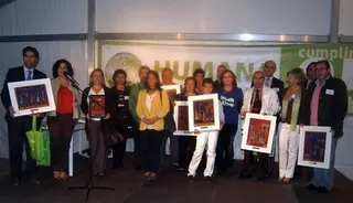 La ONG Humana galardona al Ayuntamiento de Las Rozas por su colaboración en el reciclaje textil