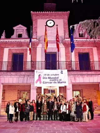 El Ayuntamiento de Las Rozas se sumó a la conmemoración del Día contra el Cáncer de Mama