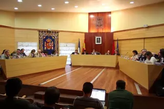 El Pleno aprueba de manera inicial los presupuestos para 2013, que se reducen un 10%