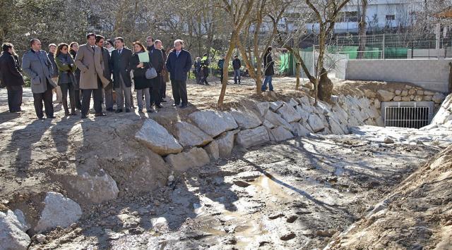 Avanzan las obras de renovación de colectores en la urbanización Molino de la Hoz