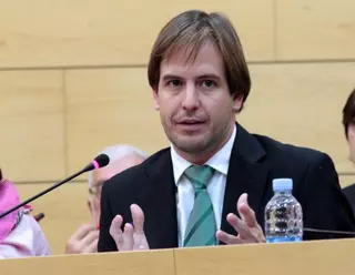 Cristiano Brown anuncia en el Pleno que renunciará a seguir siendo consejero de la Empresa Municipal de la Vivienda
