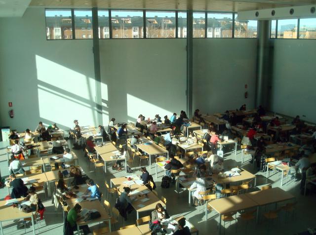 La Biblioteca León Tolstoi vuelve a ampliar su horario de apertura para preparar los exámenes