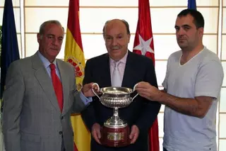 La U.D. Las Rozas-Boadilla ofrece al ayuntamiento su triunfo en el  campeonato de España infantil de fútbol sala
