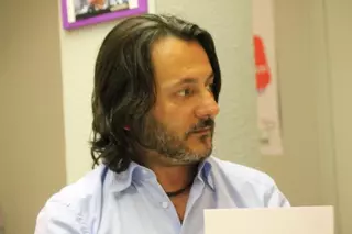 IU-LV denuncia que en la contratación pública priman las grandes empresas