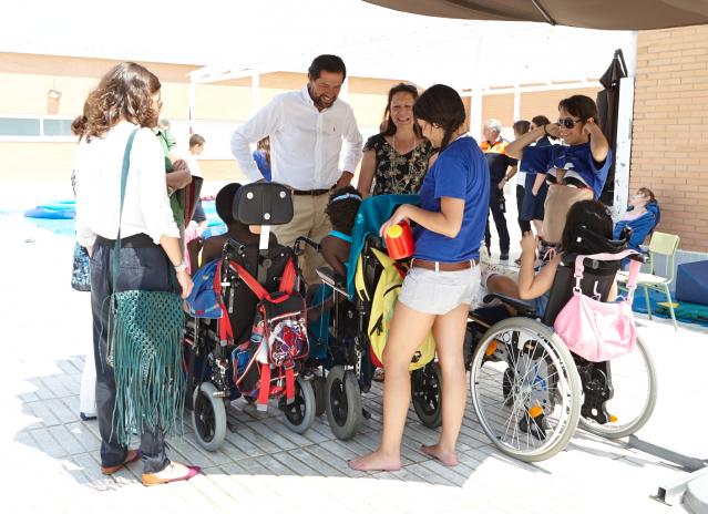 Una veintena de niños con discapacidad disfrutan del campamento estival del Monte Abantos