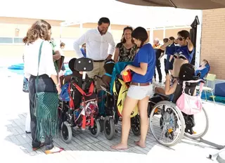 Una veintena de niños con discapacidad disfrutan del campamento estival del Monte Abantos