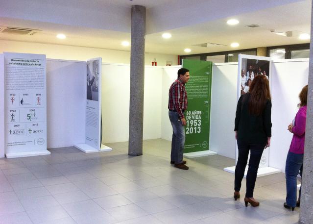 Las Rozas conmemora el Día contra el Cáncer de Mama con una muestra de los logros de la AECC