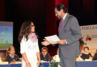 Alumnos de Las Rozas celebran el Día Universal del Niño con un Pleno Infantil