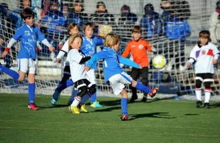 El Ayuntamiento garantiza la continuidad de la actividad del Club de Fútbol Las Rozas