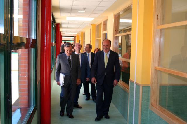 El Alcalde asiste a la inaguración de una nueva escuela infantil pública en Las Rozas