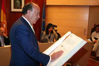 Bonifacio de Santiago, reelegido alcalde
