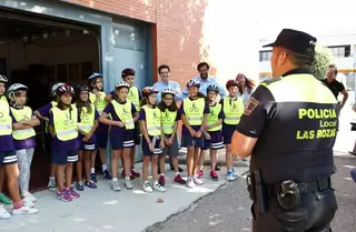Sarasola se sube a la bici con escolares de Las Rozas para cerrar la Semana de la Movilidad