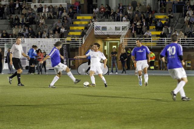 Jugadores veteranos del Real Madrid disputan en Las Rozas el V Memorial Ramón Grosso