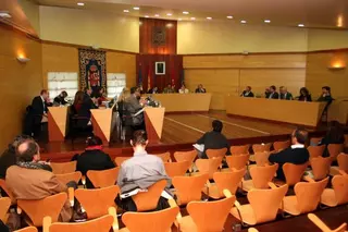 El Ayuntamiento agiliza el abono de parte de la paga extra de 2012 a los trabajadores municipales