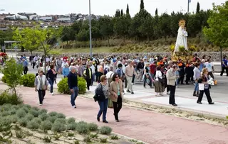 La romería de la Virgen del Retamar, patrona de Las Rozas, llenó de fiesta la Dehesa de Navalcarbón