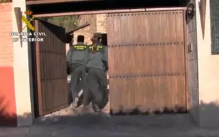La Guardia Civil detiene a un hombre de 74 años por asesinar a su 
hermano en Las Rozas