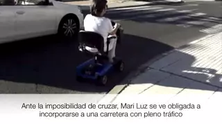 Recogida de firmas por unas aceras accesibles en Las Rozas