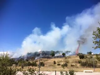 Los bomberos controlan dos incendios declarados en Las Rozas