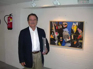 Manuel Lleó, ganador del Premio Extraordinario José Prat de la XIV Edición de este Certamen de pintura con la obra "Noche de Fiesta".