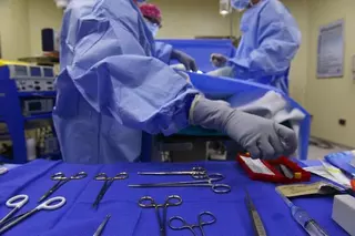 Cardiólogos del Puerta de Hierro implantan por primera vez un marcapasos sin cables