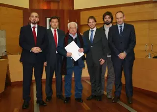 El Pleno aprueba por unanimidad implantar un código ético para concejales y empleados públicos