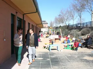 De la Uz visitó la escuela Infantil Aserrín Aserrán de Las Rozas