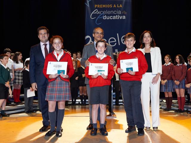 Van Grieken y De la Uz entregan los V Premios a la Excelencia Educativa de Las Rozas