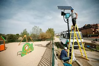 Las Rozas instala las primeras farolas solares en parques y zonas naturales para aumentar la eficiencia energética 