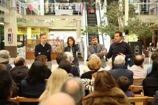 De la Uz se reúne con vecinos de Parque Rozas, dentro del programa de atención al ciudadano