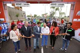 De la Uz dio la salida a la primera etapa de la Vuelta Ciclista a la Comunidad de Madrid