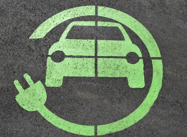Ciudadanos: "El Partido Popular da portazo al vehículo eléctrico en Las Rozas"