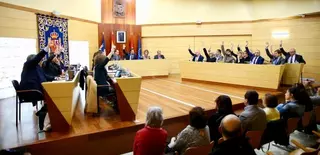 El Ayuntamiento nombra por unanimidad al desaparecido Padre Carlos “Hijo Adoptivo de Las Rozas” por su contribución 