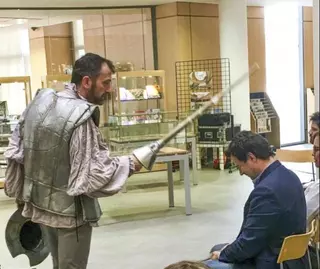 Más de 70 personas entre adultos y niños participaron en la Lectura Pública de El Quijote en la Biblioteca Leon Tolstoi