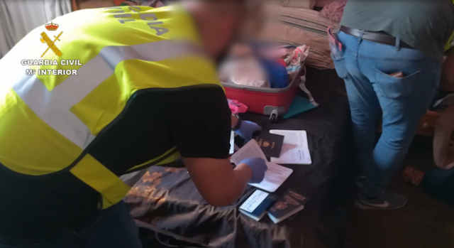 Desarticulada una célula de ciudadanos albaneses y rumanos que robaba en viviendas de Las Rozas