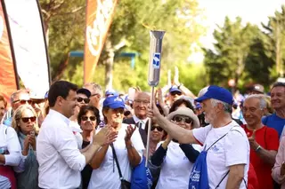 Mayores de toda la región recorren caminando los 9 kilómetros que unen Las Matas y Las Rozas