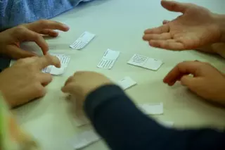 De la Uz asiste a una de las sesiones de la campaña municipal contra el Acoso Escolar