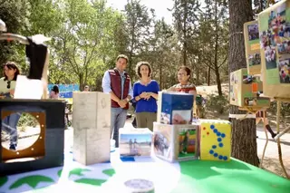 De la Uz entregó la bandera verde del proyecto Ecoescuelas a 6 centros educativos de Las Rozas