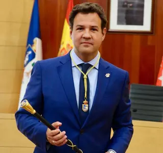 De la Uz reelegido alcalde de Las Rozas con los votos a favor del Partido Popular