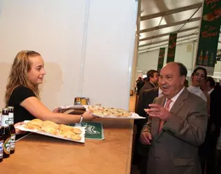 El alcalde inaugura la II Feria del Pincho